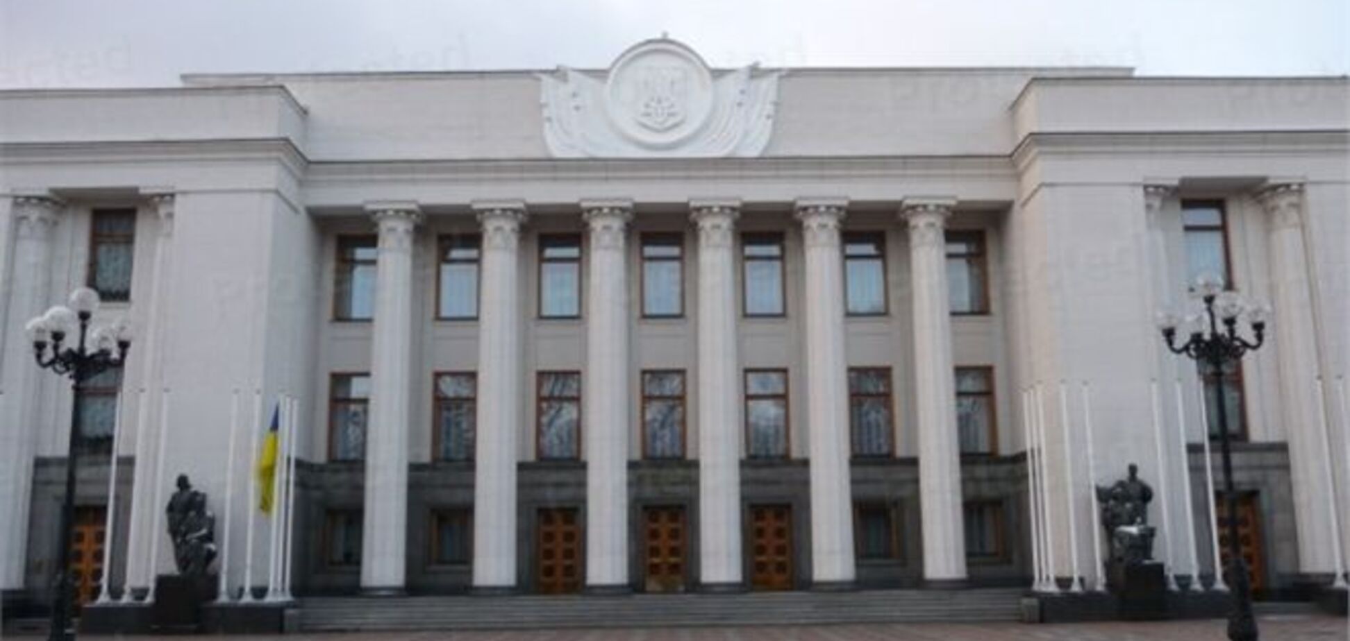У будівлі Верховної Ради закрили 'курилку'