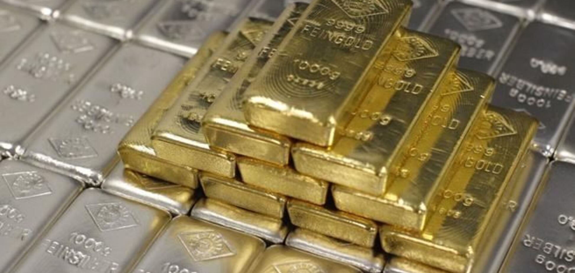 НБУ понизил в цене платину и золото