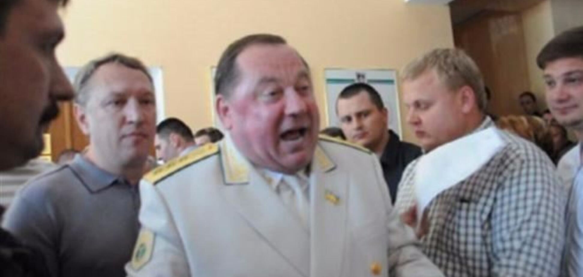 Милиция знала, что бывший ректор Мельник снял браслет