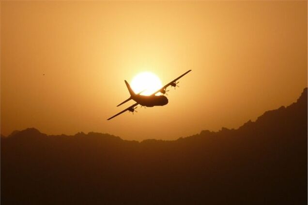 У самолета 'Москва - Донецк' в воздухе треснуло лобовое стекло