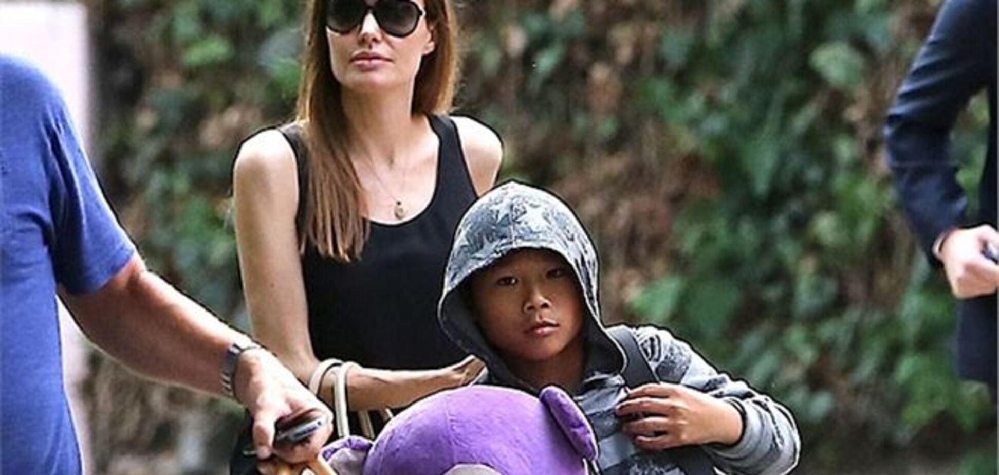 Анджелина Джоли сделала перерыв ради отдыха с детьми