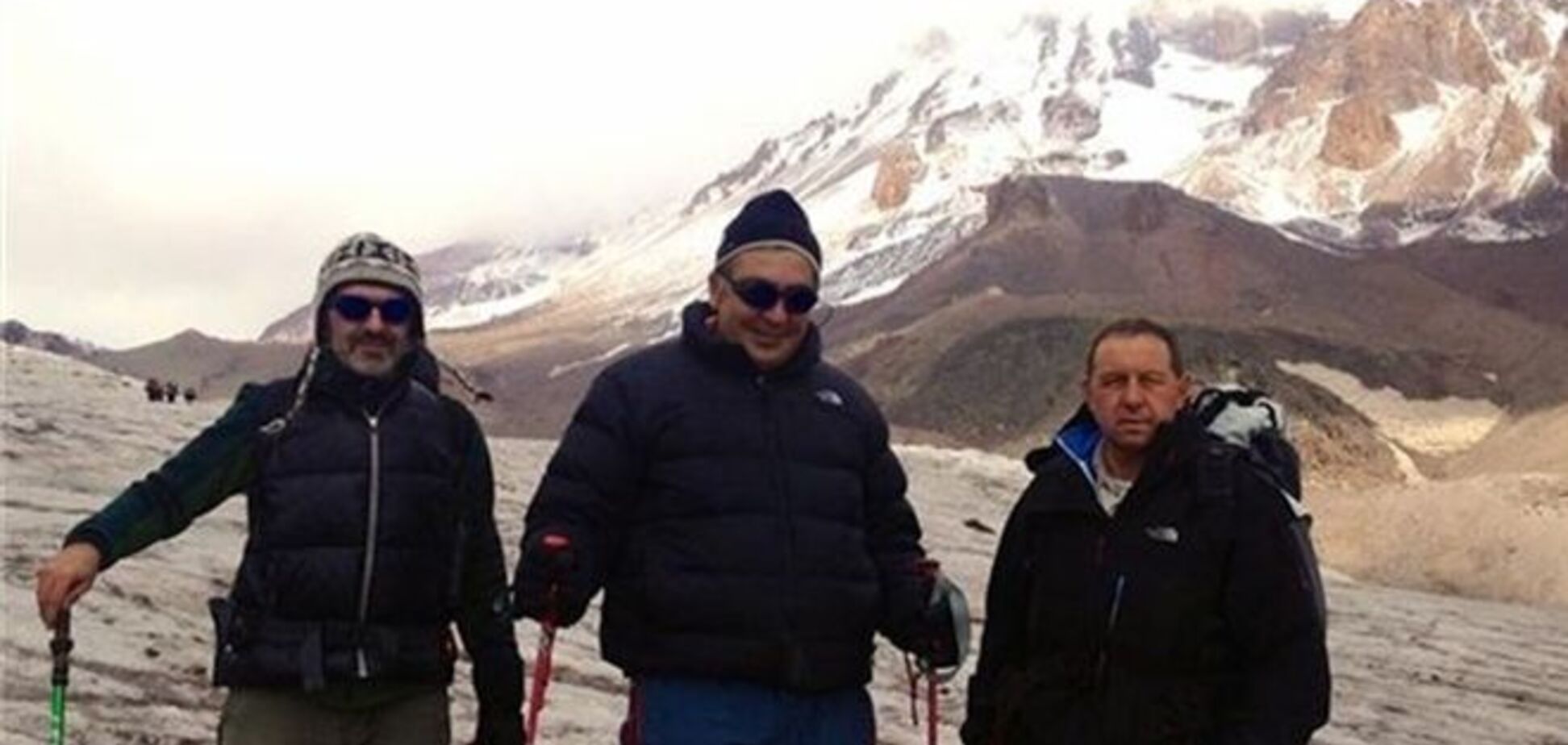 Застрявший на Казбеке Саакшвили продолжит покорение горы
