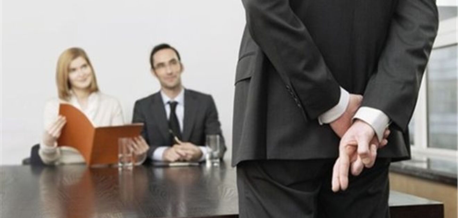 В Британии на собеседовании в супермаркете соискатели исполняли танец робота