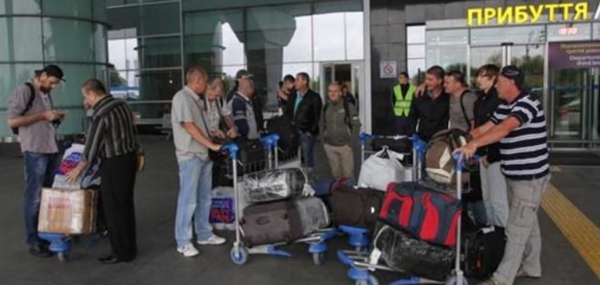 Украинские моряки с судна Еtel вернулись в Украину – МИД