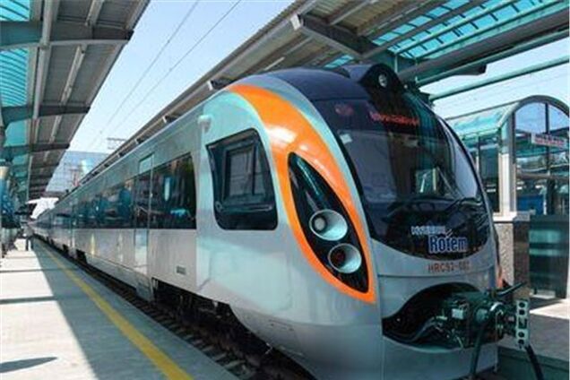 У Hyundai знову проблеми: зламався поїзд Донецьк-Київ