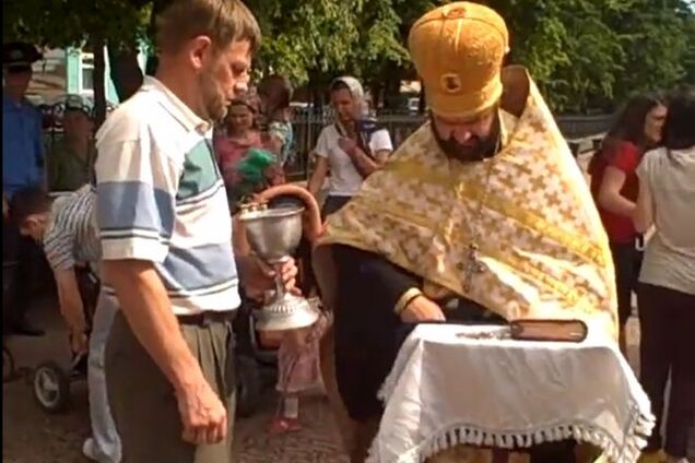 Видео 'Дьявол вышел из человека в центре Луганска' взорвало Интернет