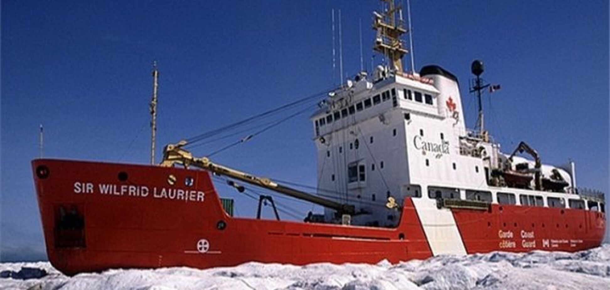 Канадский ледокол спас участников американского реалити-шоу