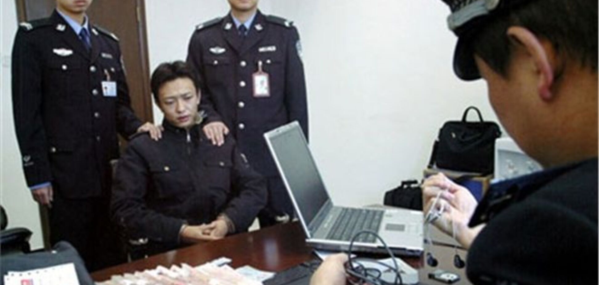 У Китаї злочинці шантажем зібрали сотні тисяч доларів