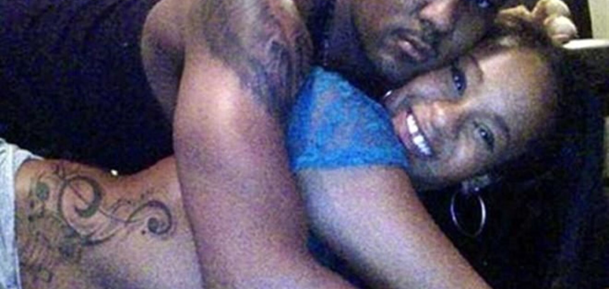 Дочь Уитни Хьюстон тайно вышла замуж за своего брата