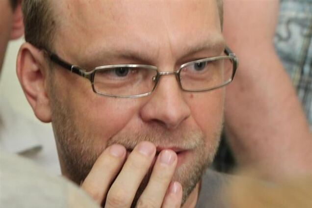 Около 200 человек пикетируют Печерский суд, где слушается дело Власенко