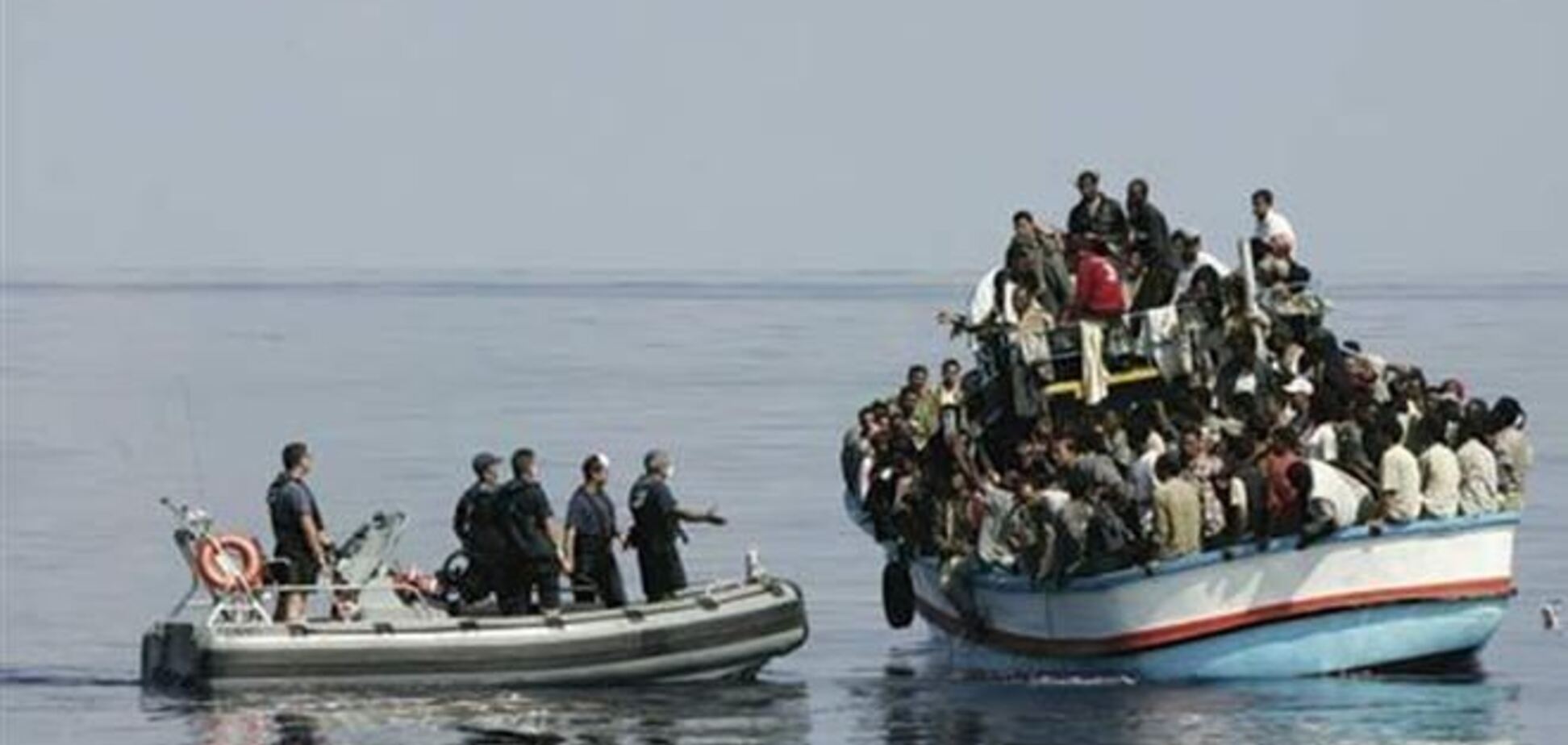 Моряки спасли 200 нелегалов у побережья Италии