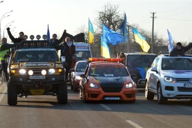 Активісти Автомайдану розблокували під'їзд до Межигір'я