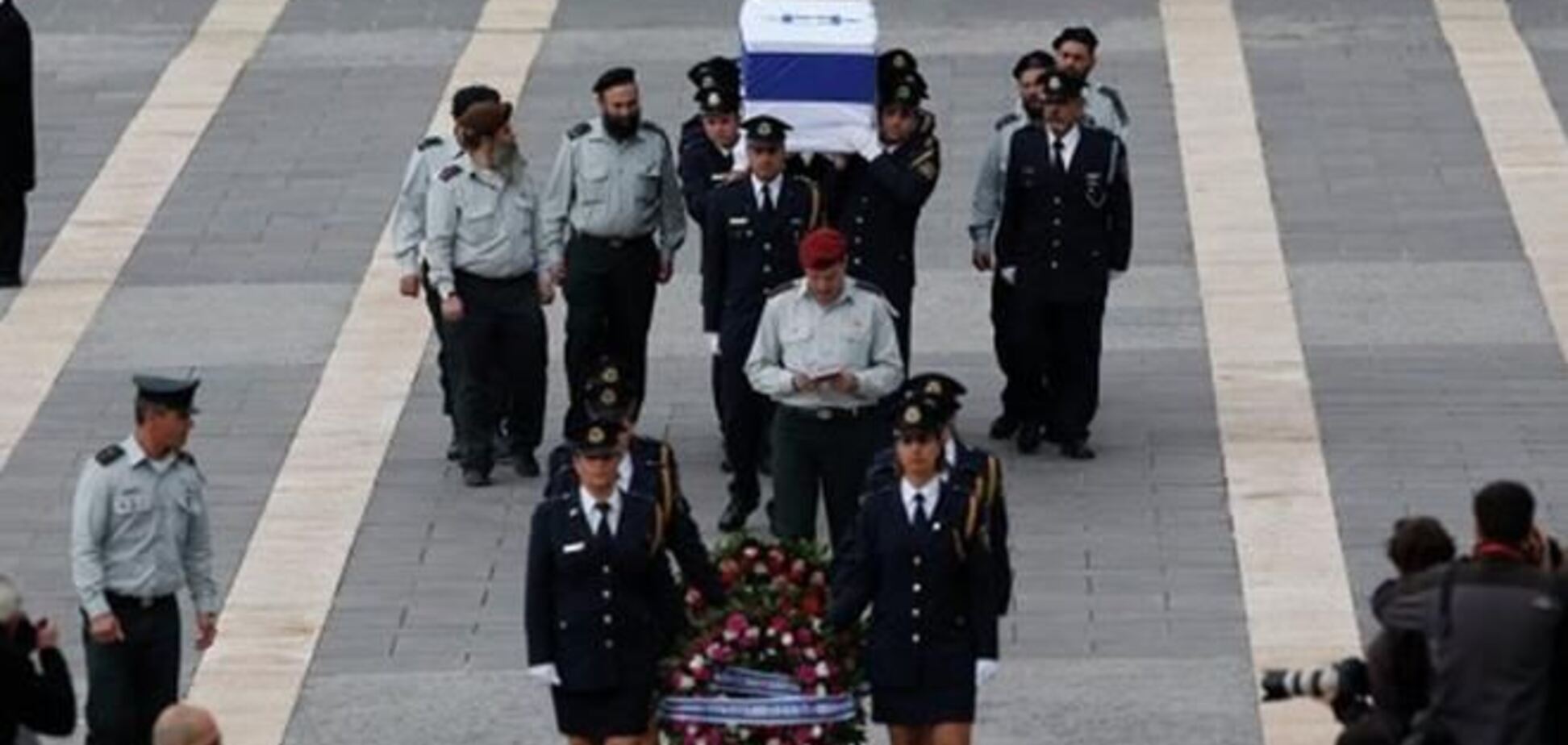 Сегодня израильтяне прощаются с Ариэлем Шароном