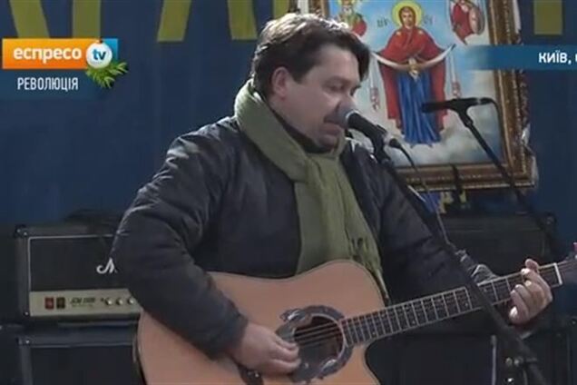 На Евромайдане проходить концерт