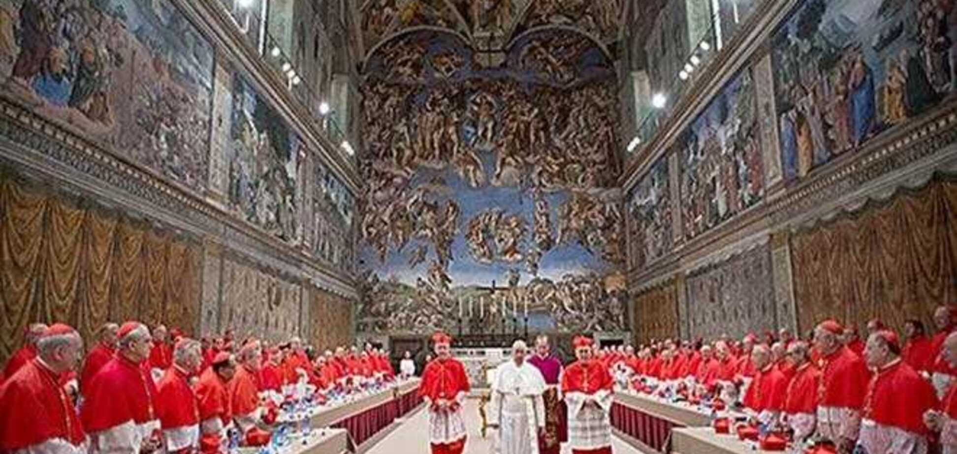 Папа Франциск крестит детей в Сикстинской капелле. Трансляция из Ватикана