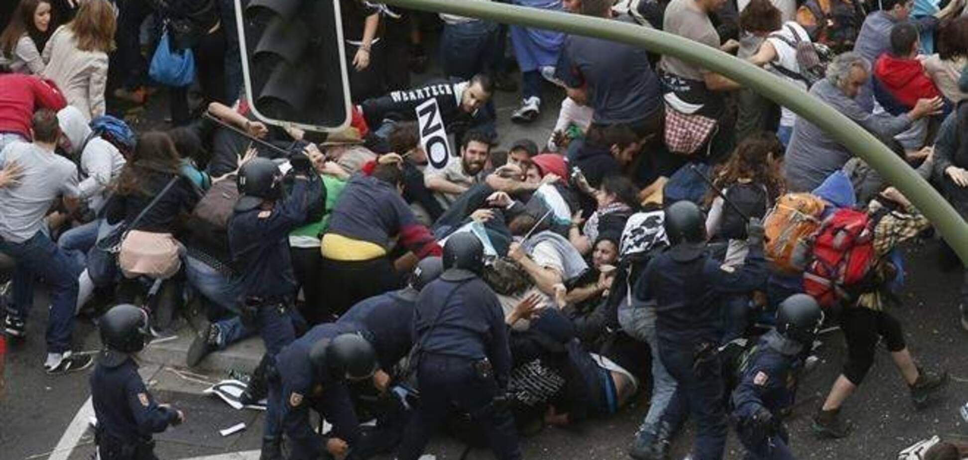 В Испании третий день продолжаются беспорядки: десятки пострадавших