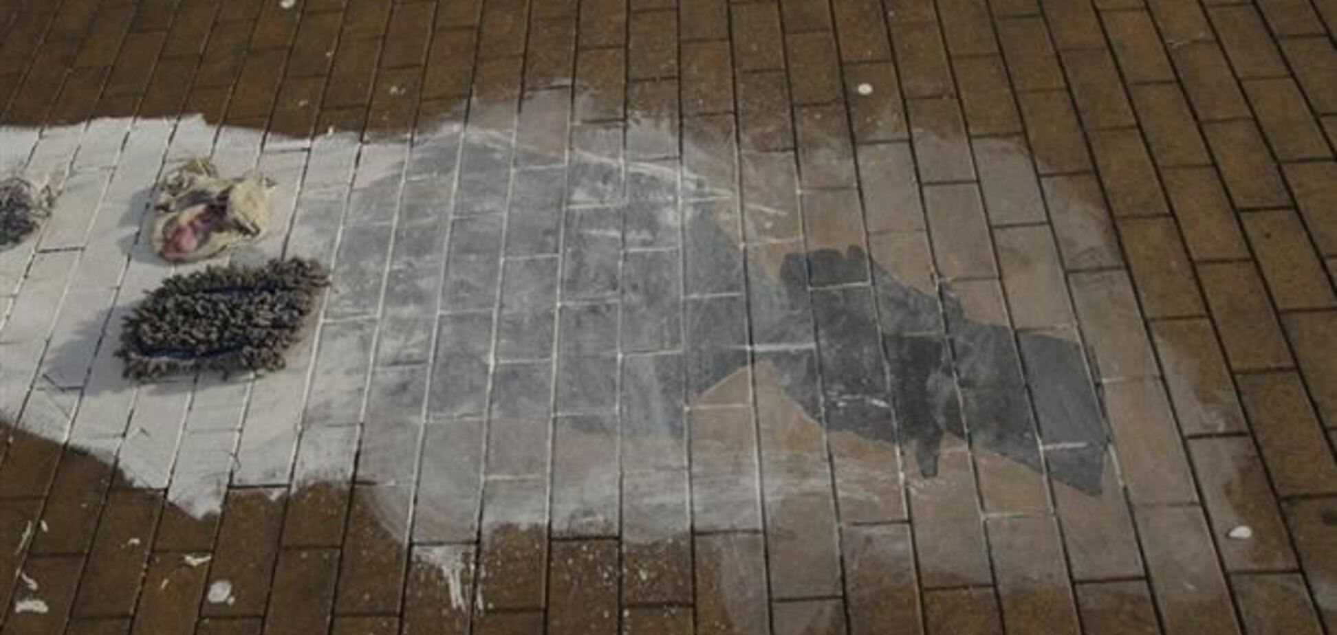 В Одессе вандалы закрасили 'Тень Пушкина'