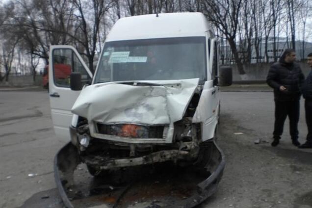 В Днепропетровске столкнулись два автобуса: десять пострадавших