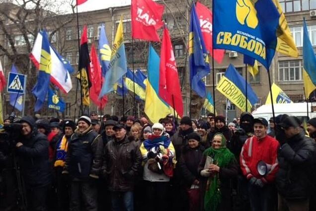 Активисты Евромайдана заблокировали все входы и выходы из МВД