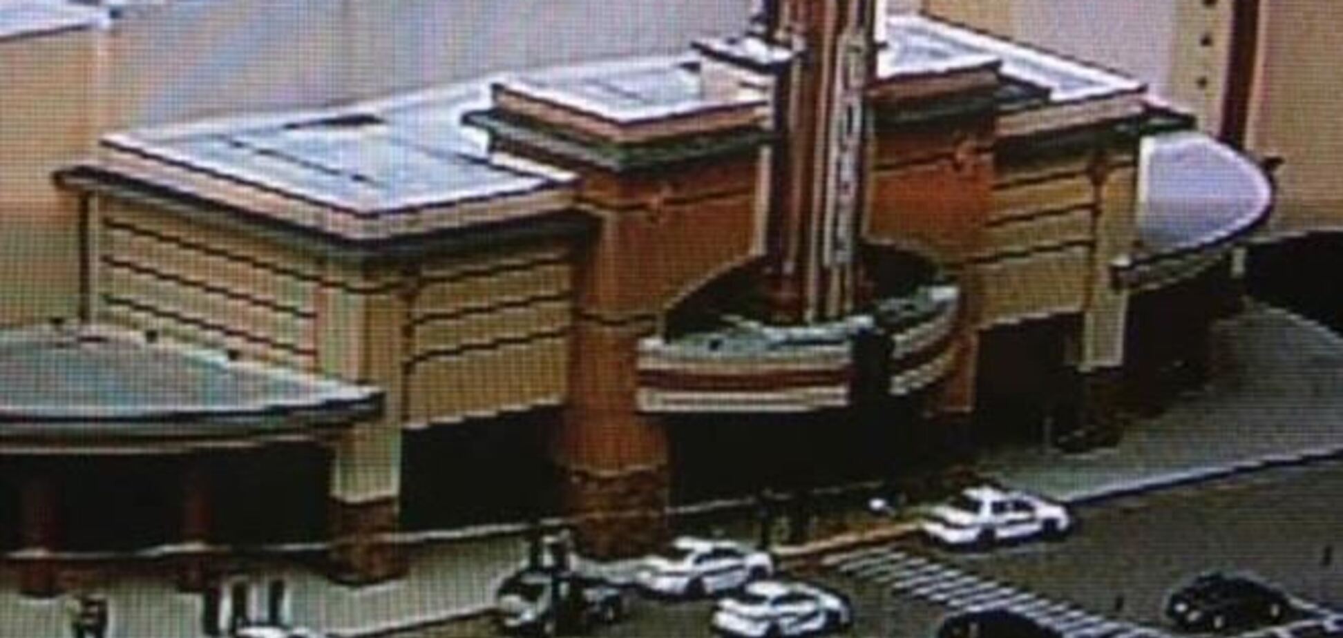 Чоловік відкрив стрілянину в кінотеатрі у Флориді