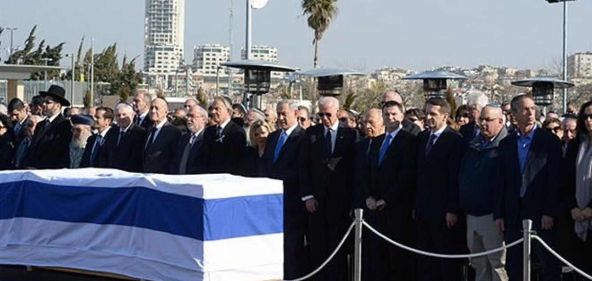 Израиль попрощался с Ариэлем Шароном: похороны прикрывали батареей ПРО