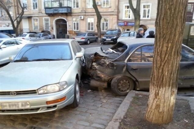 В Одессе девушка на BMW снесла пять машин