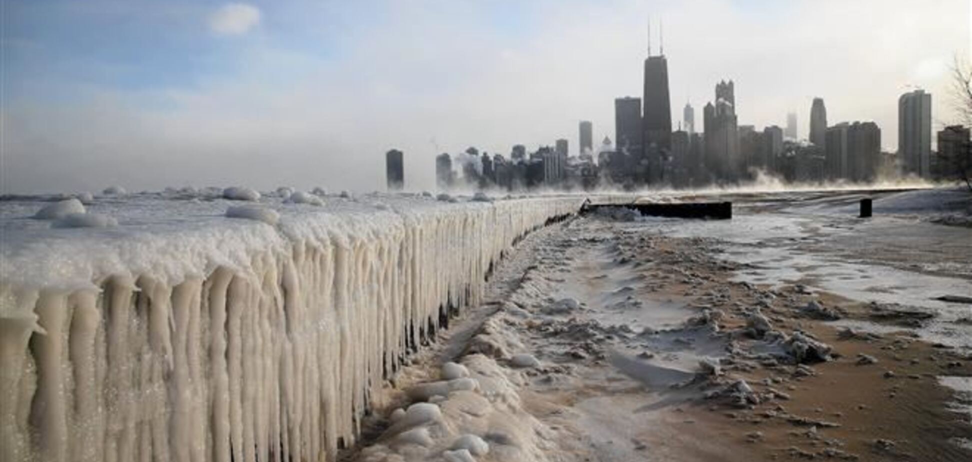 Замерзаюча Америка - Озеро Мічиган скуте кригою