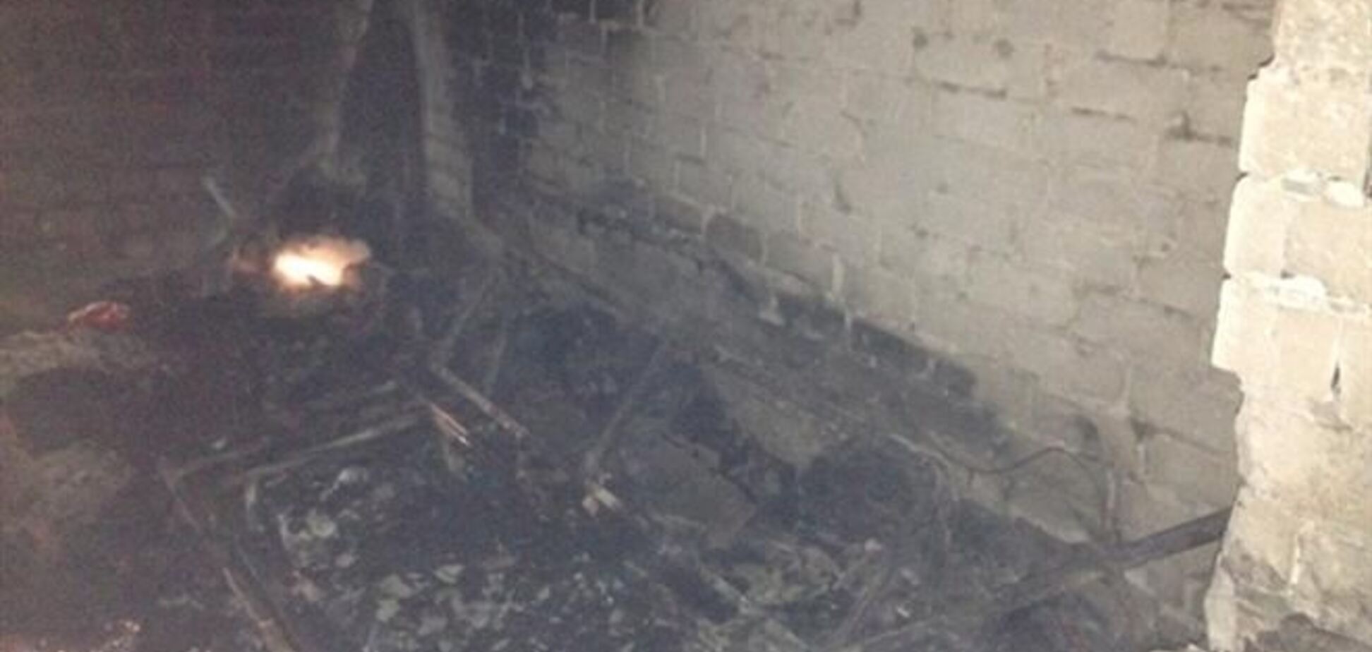В киевской 16-этажке горела квартира: спасли собаку