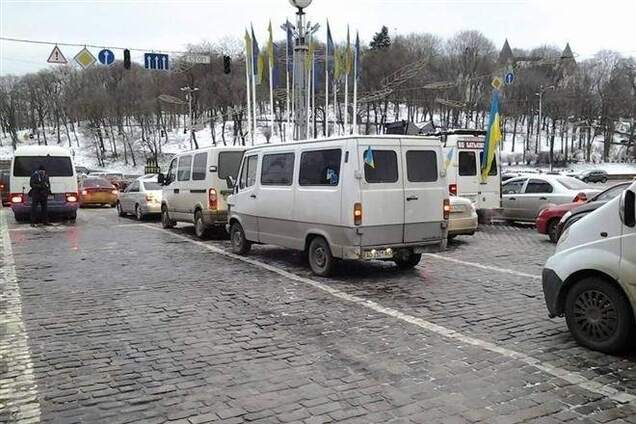 Гаишники пытаются разбить колонну Автомайдана - Бригинец