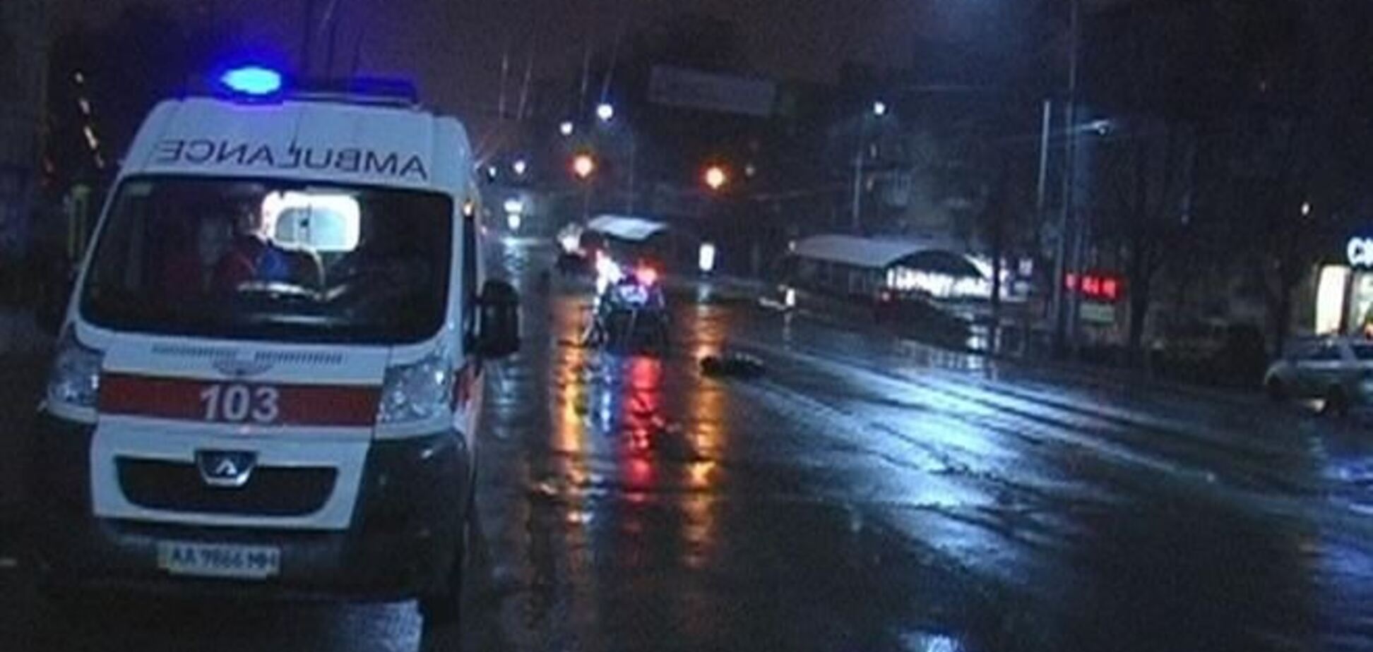 В Киеве внедорожник сбил насмерть женщину