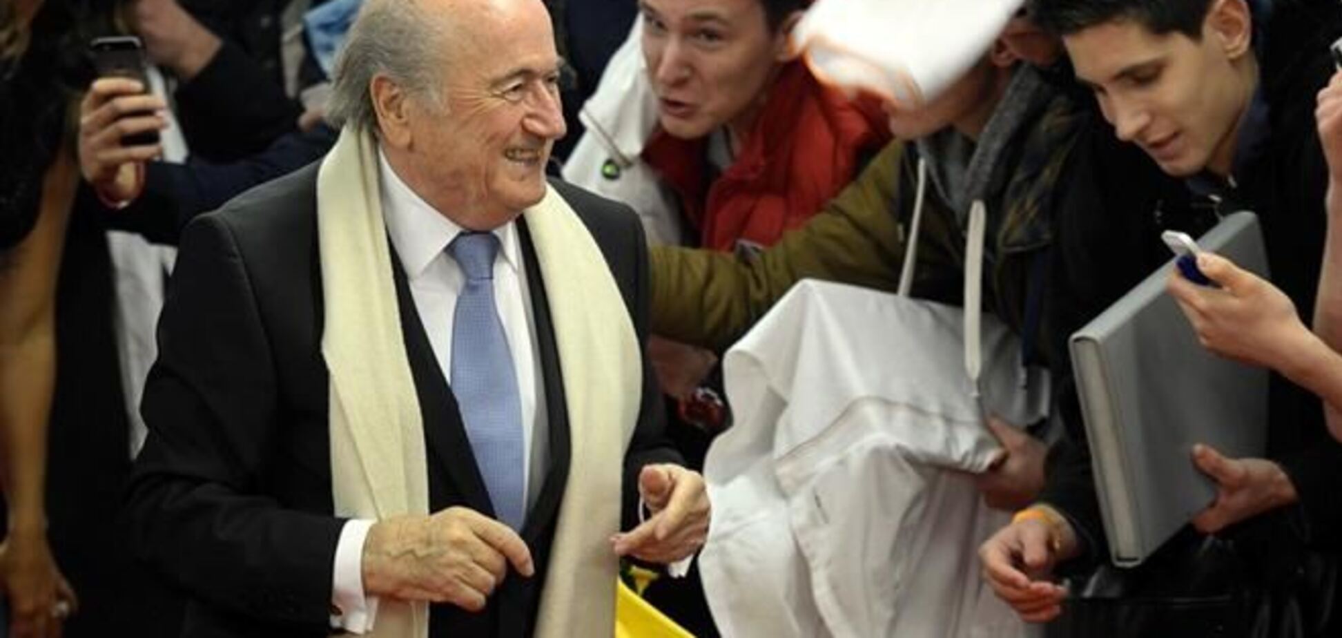 Скандал вокруг 'Золотого мяча': Катару приказали проголосовать за Роналду