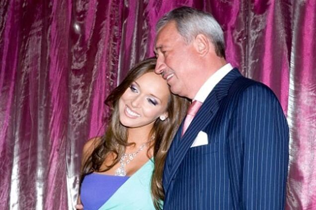 Алсу подарила на 60-летие отца новый клип