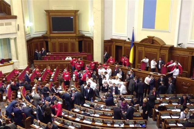 Партія регіонів вимагає розблокувати парламент
