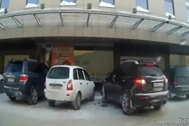 В сети показали, как нельзя ездить на внедорожнике