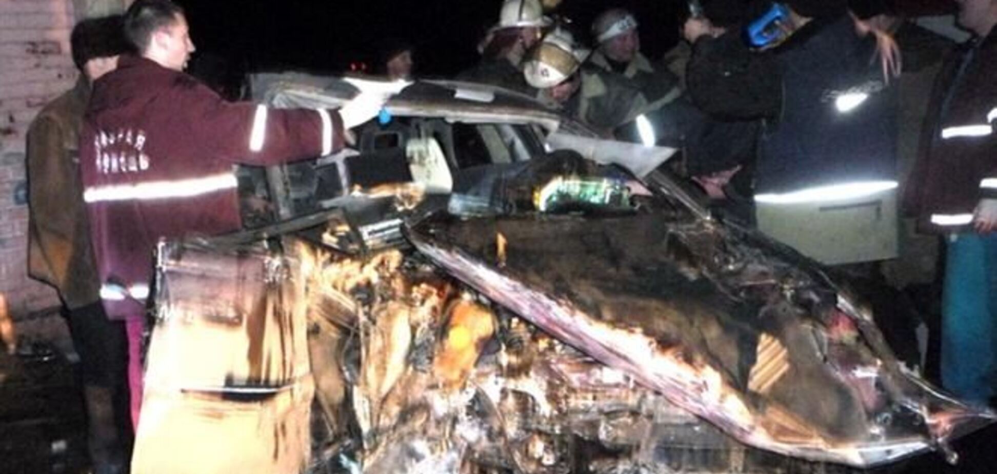 На Луганщине авто влетело в бывший пост ГАИ