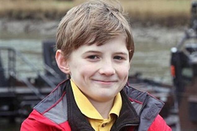 10-летний школьник в Британии вытянул из западни 30 автомобилей