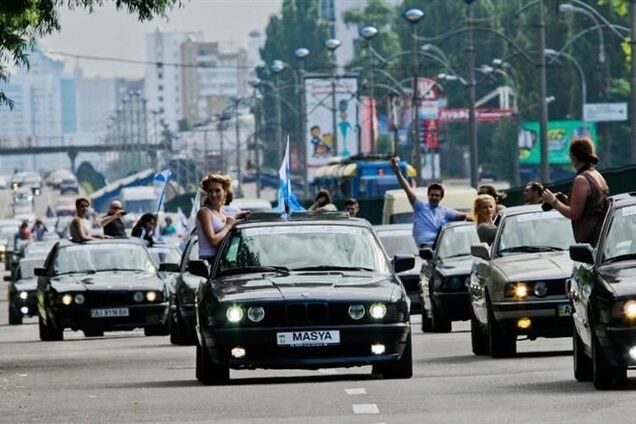 Водителям в Украине запретят ездить в колоннах более 5 авто