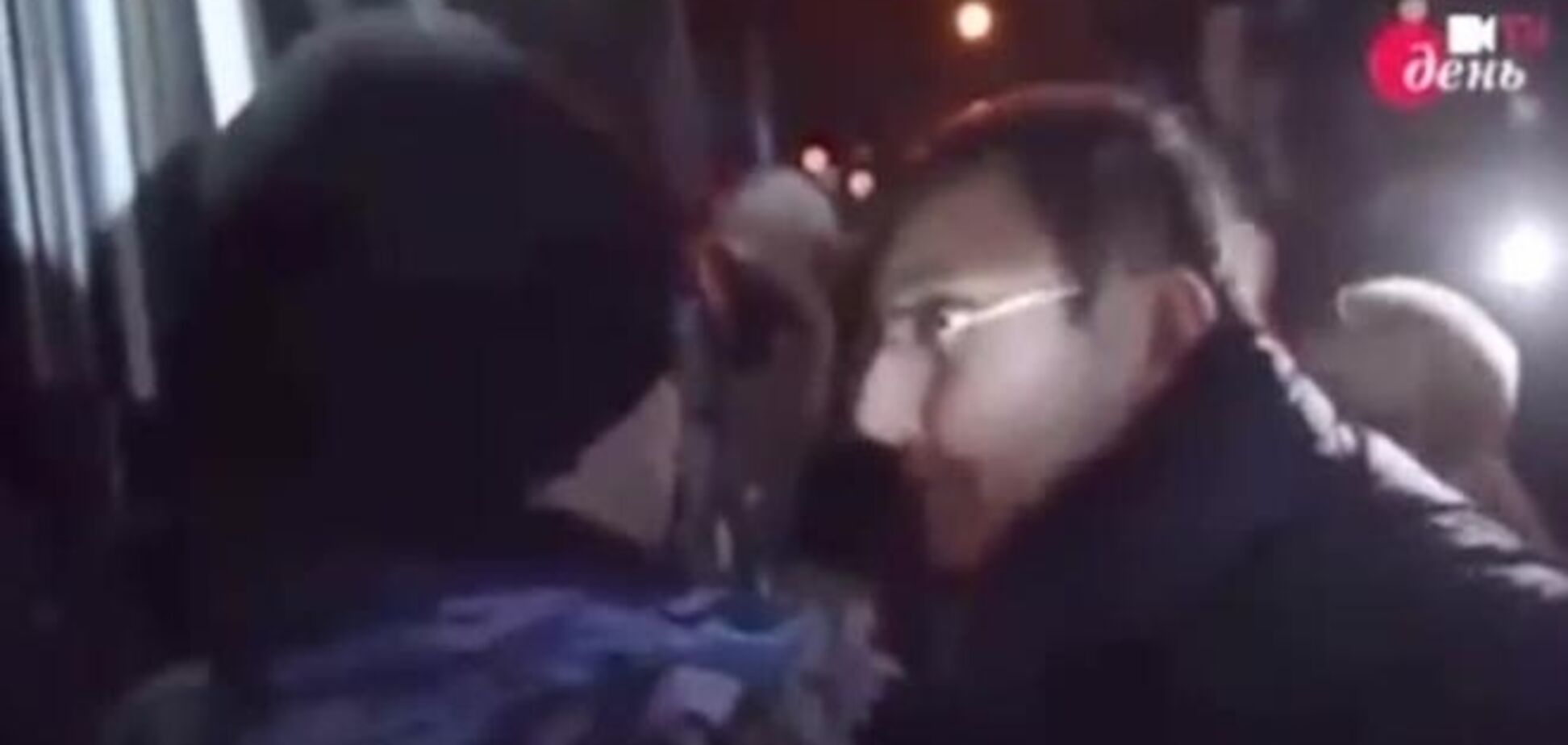 Луценко объяснил свое 'эмоциональное' общение с подполковником 'Беркута'