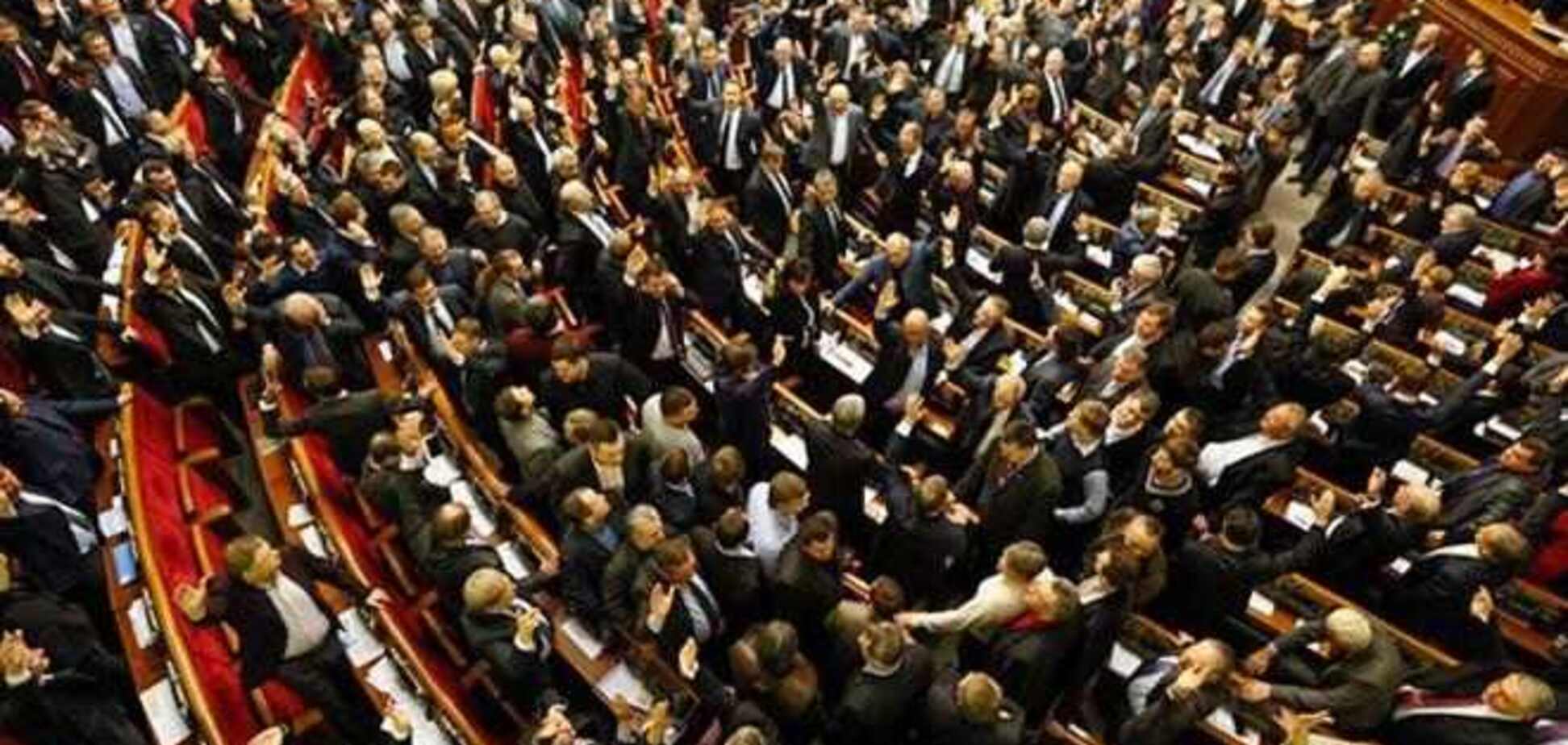 События в Раде не способствуют демократии в Украине – МИД Литвы