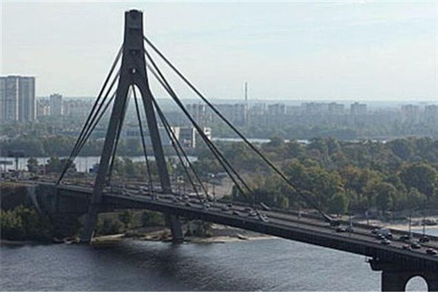 Московский мост в Киеве 18 января частично перекроют