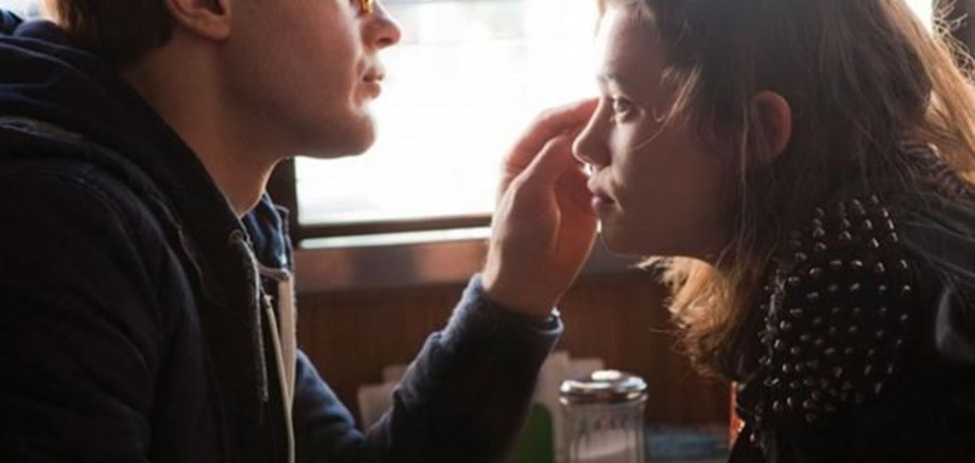 Подружка-зомби, геи в разлуке, кот говорящий и другие глаза