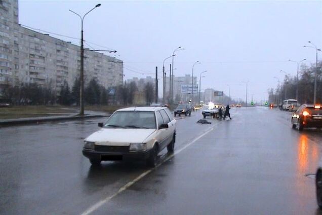 Пешехода в Харькове переехали две машины