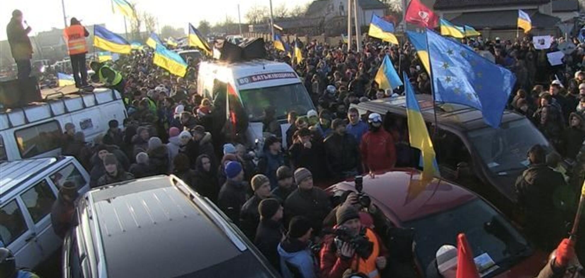 Автомайдан має намір відвідати сім'ю Януковича в Донецьку
