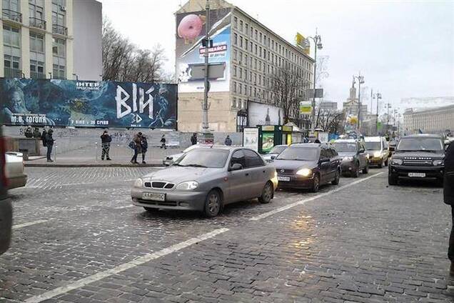 С Европейской площади уехали машины майдановцев и сторонников ПР