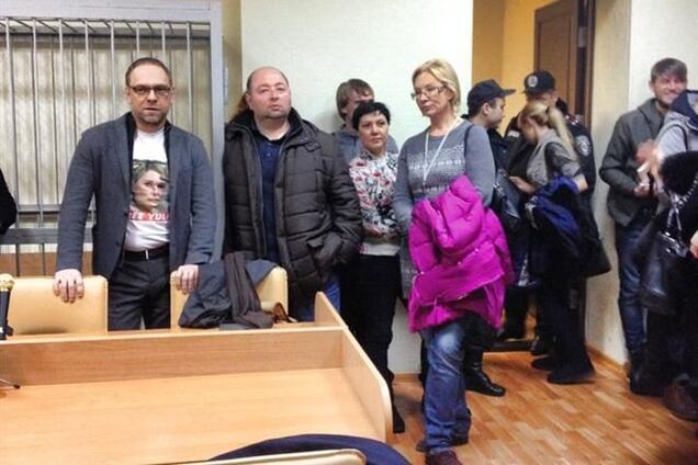 Дело об избиении Власенко Окунской закрыли