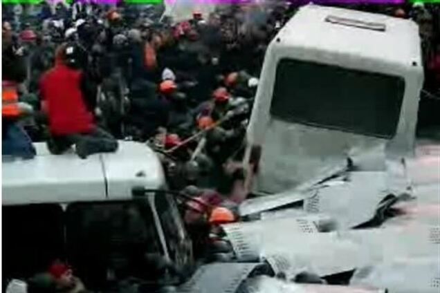 'Беркут' готується до розгону демонстрантів на Грушевського
