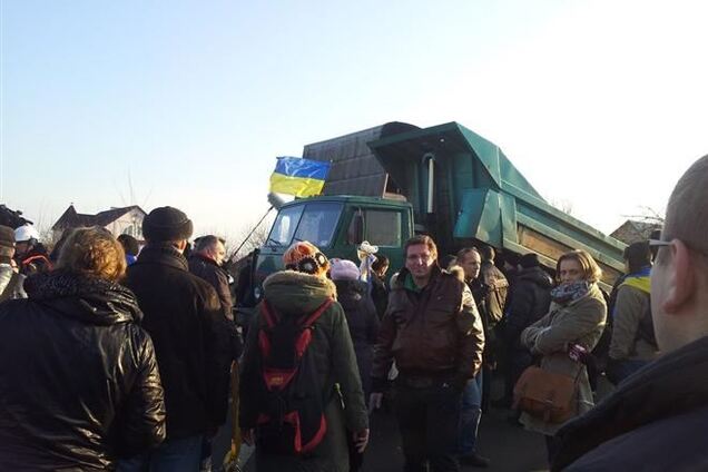 Неизвестные блокируют Автомайдан в Донецке