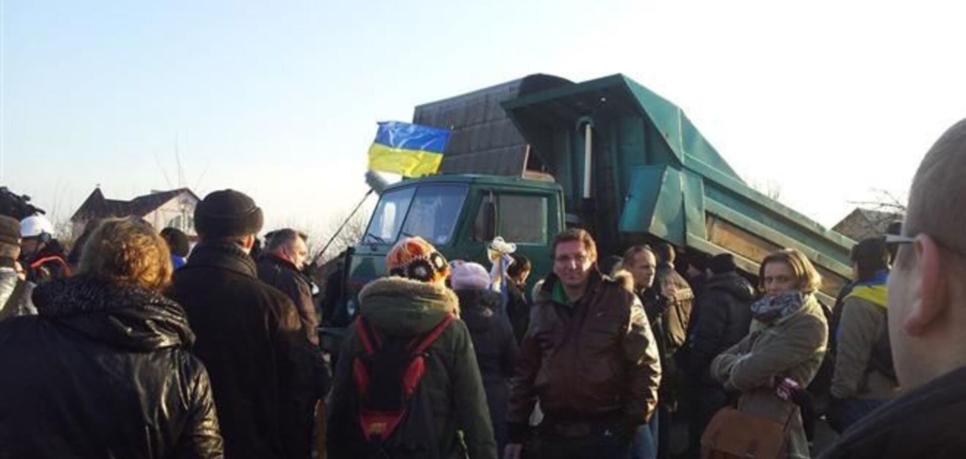 Неизвестные блокируют Автомайдан в Донецке