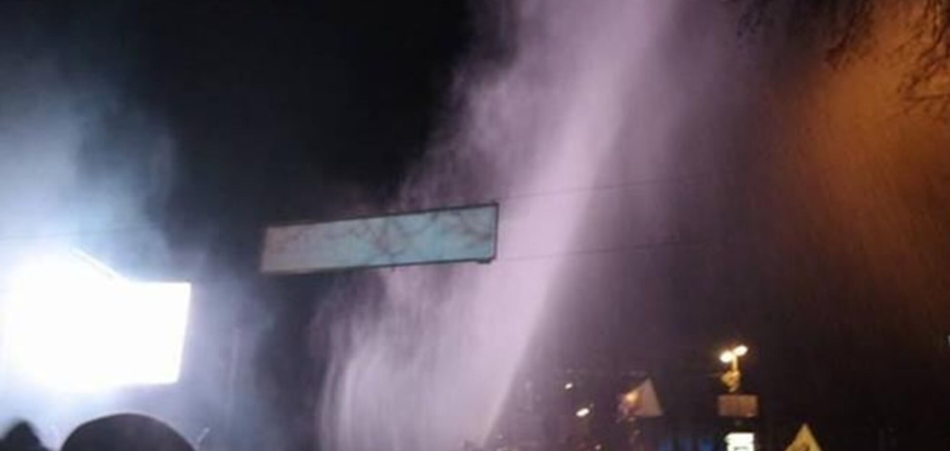 Добкин о применении водометов против протестующих: нечисть воды боится