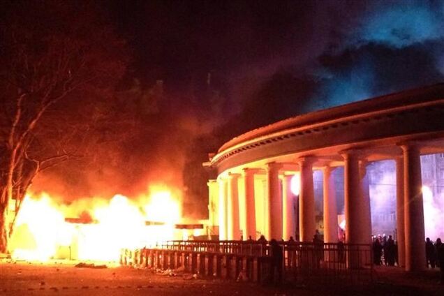 Огонь добрался до стадиона 'Динамо'